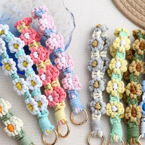 Handmade Woven Daisy Phone Lanyard Wrist Strap Core-Spun Rope Flower Keychain For Women Girls Mobile Phone Charm Accessories