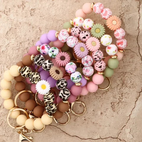 Sweet Daisy Silicone Beaded Keychain Wristlet For Women Handmade Beaded Key Ring Fashion Flower Wrist Keychain Bag Pendant