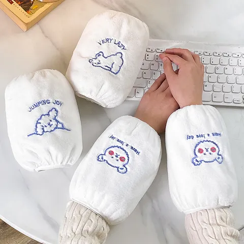 Manchettes en Peluche Chaudes d'Hiver pour Femmes Jolie Broderie Cartoon Épaissies Anti-Salissure Bureau Quotidien
