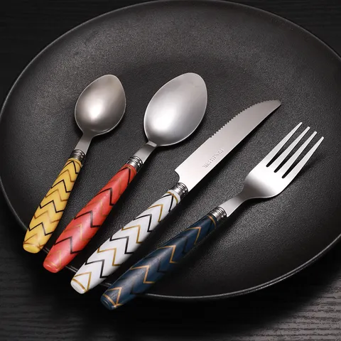Ensemble de Couverts en Acier Inoxydable Plaqué Or Titane avec Support de Rangement Vaisselle de Cuisine Couteau Fourchette Cuillère