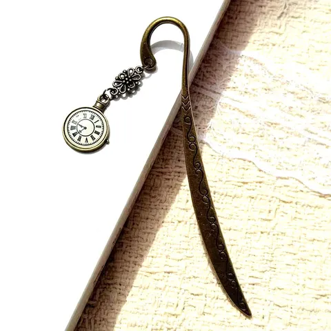 Vintage Zinc Alloy Bookmark Retro Metal Book Marker With Clock Pendant Creative Gift For Reading Office School