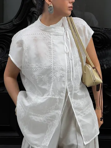 Women's Casual Neo-Chinese Style Heavy Embroidery Cut-Out Mandarin Collar White Shirt Loose Short Sleeve Top