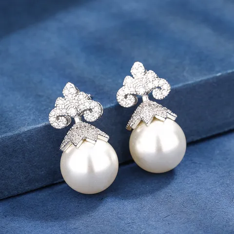 Set di Gioielli in Rame Placcato Oro con Perle Artificiali e Strass Elegante Collana con Ciondolo a Corona e Orecchini