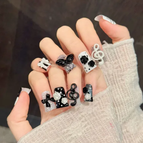 Handgefertigt Schwarz Weiß Kunstnägel Zum Aufkleben 3D Kamelie Musiknoten Schleife Künstliche Perle Falsche Nägel Für Party Damen Nagelkunst