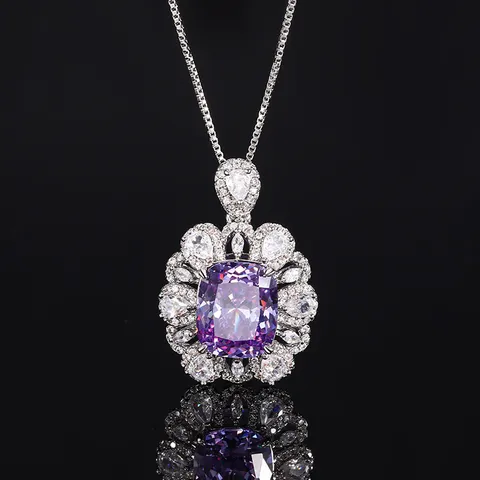 Lussuoso Set di Gioielli in Rame Placcato Oro con Pietre Preziose Simulate Taglio Cushion Ciondolo a Fiore con Strass Collana Anello da Donna