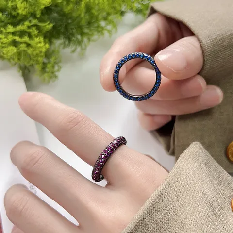 Bague en Cuivre Plaqué Or Style Euro-Américain Luxe Léger Pavé Multi-Rangs Strass Or Noir Bague Large Fantaisie pour Femme Bijoux Cadeau