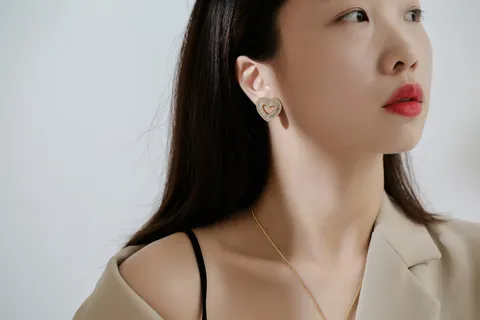 Koreanischer Stil Herzform Zirkonia Messing Ohrstecker Mikro Eingelegter Herz Anhänger Nur Für Damen Minimalistischer Mode Schmuck
