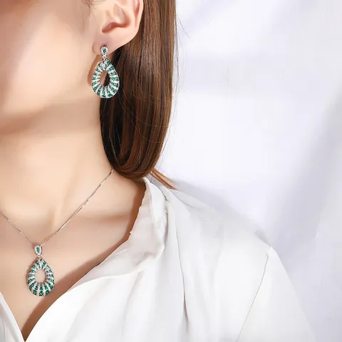 Vintage Gold Plated Teardrop Pendant Necklace Earrings Jewelry Set Emerald Green Rhinestone Costume Accessories For Women Wedding Banquet