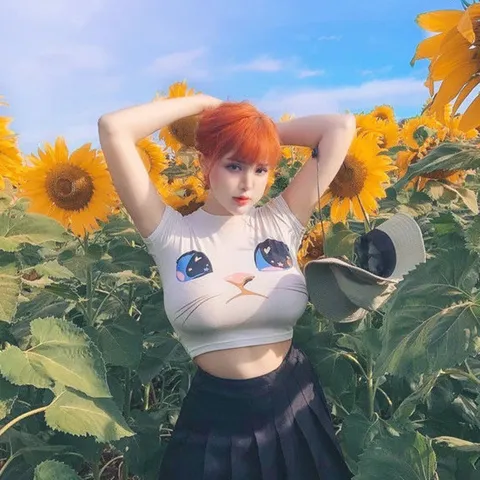 Camiseta Corta Casual de Chenilla para Mujer Lindo Gato de Dibujos Animados Anime Estampado Slim Fit Crop Top Moda Verano