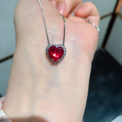 Elegante Herzförmige Rote Glas Anhänger Halskette Ohrstecker Verstellbarer Fingerring Strass Halo Schmuckset Für Damen Party Geschenk
