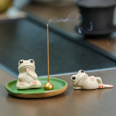 Quemador de Incendios de Cerámica de Rana Creativa y Adorno de Mascota de Té Diseño Zen Lindo Hecho a Mano para Hogar Oficina