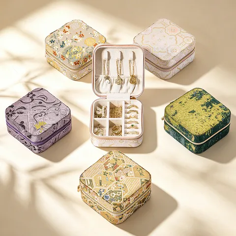 Mini Portable Chinese Style Jacquard Jewelry Box Vintage Floral Travel Jewelry Organizer For Rings Earrings Necklaces
