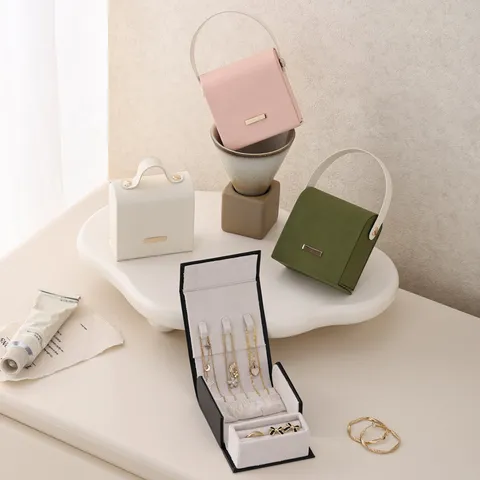 Portable Travel Jewelry Box Mini PU Leather Jewelry Organizer Case With Handle For Rings Earrings Necklace Storage Jewelry Box