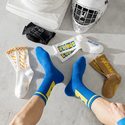 Calze Sportive Crew in Puro Cotone da Uomo Traspiranti Deodoranti Stampa con Lettere Casual da Basket per Giovani