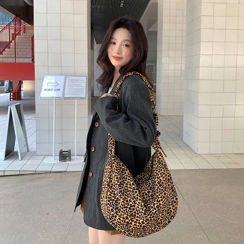 Borsa a Tracolla Croissant in Velluto a Coste Retrò Stampa Leopardata Donna Grande Capacità Pieghe Coulisse Borsa Hobo Pendolarismo