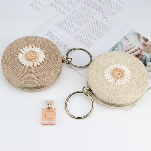 Women Straw Woven Crossbody Bag Handmade Round Beach Shoulder Bag Cute Daisy Flower Embellishment Casual Vacation Handbag