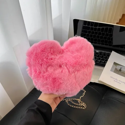 Autumn Winter Fashion Heart Shaped Plush Shoulder Bag For Women Individual Crossbody Bag Heart Handbag With Metal Chain