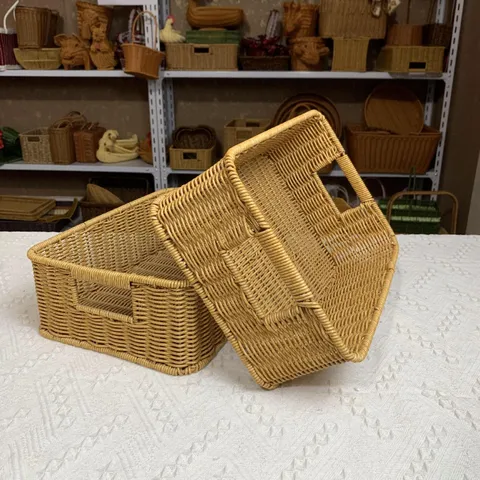 Minimalistischer Kunststoff Imitat Rattan Aufbewahrungskorb Handgewebte Desktop Organizer Box Für Zuhause