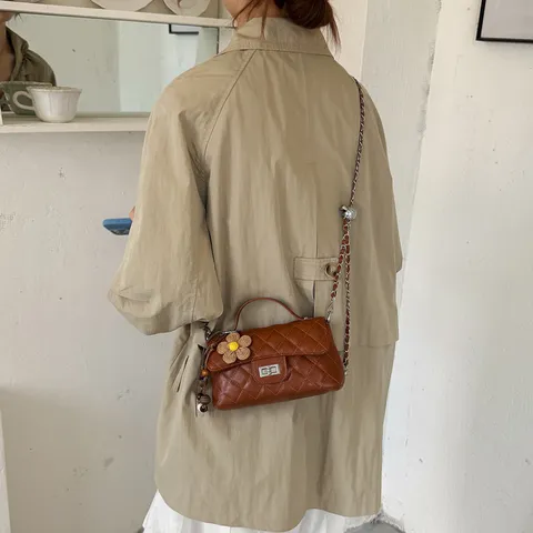 Quilted PU Leather Shoulder Bag For Women Fashion Crossbody Bag With Chain Strap And Lock Closure Chic Handbag
