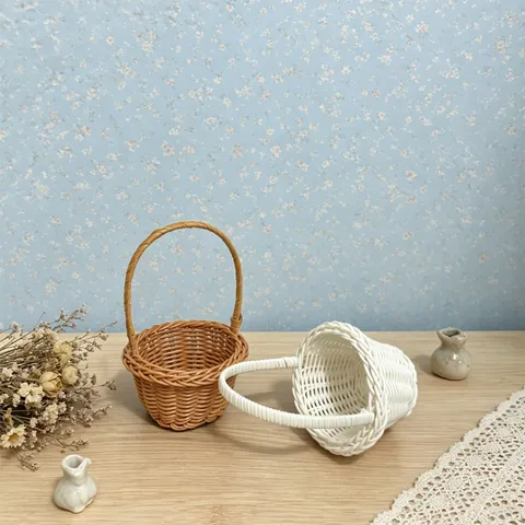 Mini Woven Storage Basket Pastoral Style PP Plastic Handheld Flower Basket Desktop Sundries Organizer Home Decor