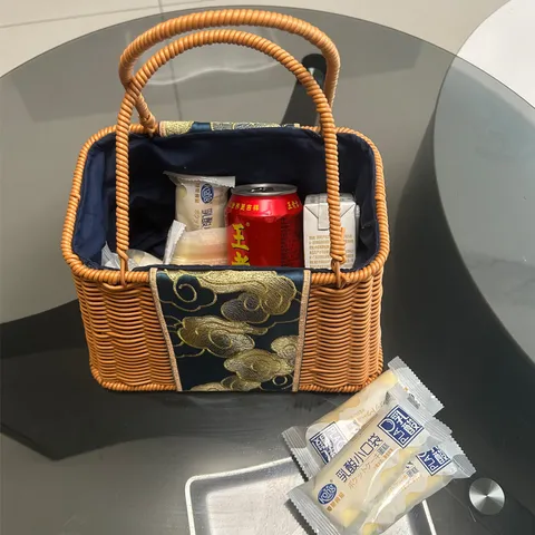Minimalist Imitation Rattan Woven Trapezoidal Tote Basket With Embroidery Lining Portable Storage Basket For Daily Picnic