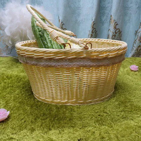 Plastic Imitation Rattan Woven Fruit Storage Basket Handheld Bread Display Basket With Lace Trim Home Organizer