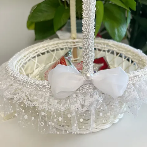 Handcrafted White PP Woven Flower Basket Lace Trim Bow Wedding Flower Girl Basket Decorative Storage Basket For Home Wedding Party