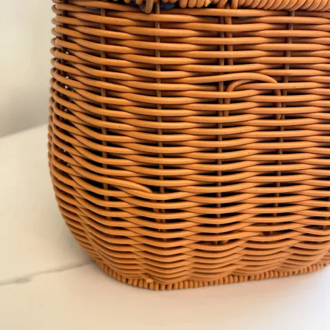 Handwoven Imitation Rattan Storage Basket Shell Shaped Tote Pastoral Style Home Storage Organizer Basket