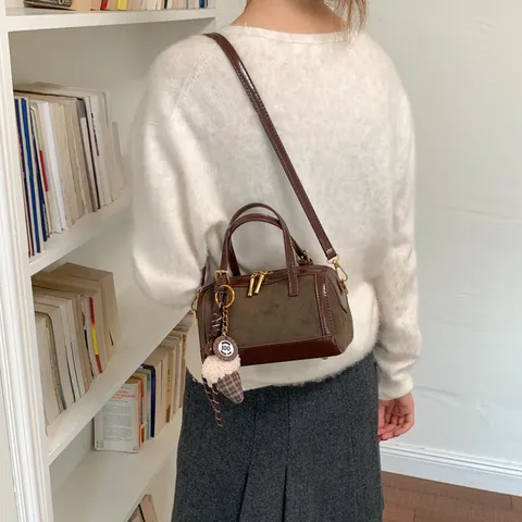 Bolso Bandolera de Cuero PU Vintage para Mujer Costuras Boston Bolso de Almohada Bolso de Hombro Casual con Lindo Colgante