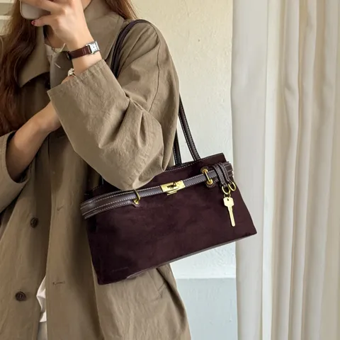 Women Fashion Suede Shoulder Bag Korean Style Retro Large Capacity Commuter Handbag Elegant Suede Velvet Tote With Metal Lock Key Pendant