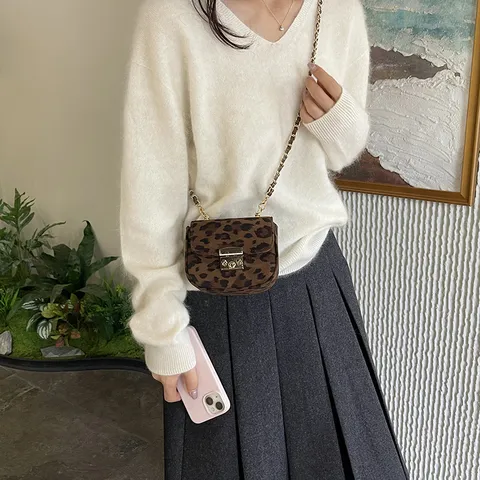 Girls Fashion Suede Crossbody Bag Elegant Leopard Print Metal Chain Mini Shoulder Bag With Square Lock For Women Daily Casual