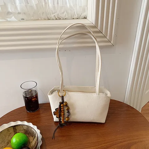 Sac Sous le Bras en Cuir PU Minimaliste Vintage Sac à Épaule Surpiqué pour Femmes Mode Sac à Main avec Pendentif Perle