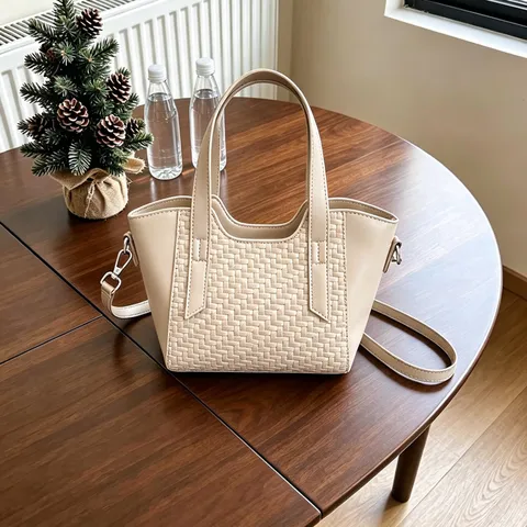 Sac Bandoulière Femme Motif Tissé Décontracté en Cuir PU Sac Seau Designer Sac à Main Sac à Épaule Avec Pendentif en Perles de Bois
