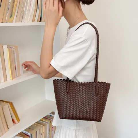 Damen Gewebt Totebag Casual PU Leder Geflochtene Umhängetasche Große Kapazität Handtasche Magnetschnalle Top Handle Pendeln Tasche