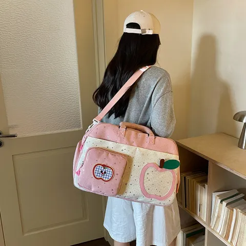 Casual PU Large Capacity Travel Bag Cute Cartoon Patch Star Pattern Crossbody Duffel Bag With Independent Shoe Compartment For Gym Sports Weekend Outdoor Unisex