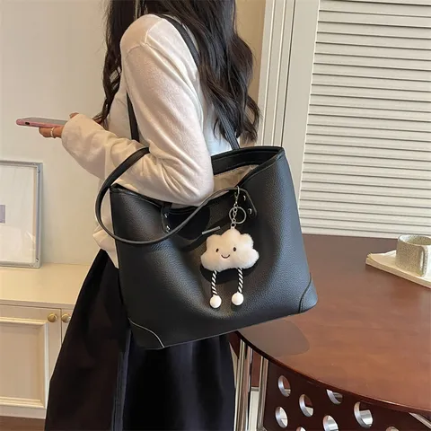 Moda Minimalist Large Capacity Tote Bag Women Casual PU Leather Shoulder Bag Daily Commuter Handbag With Pendant