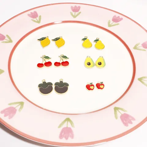 Legering Geëmailleerde Fruit Bedels DIY Sieraden Maken Accessoires Kers Citroen Avocado Peer Appel Aubergine Hanger Knutselbenodigdheden