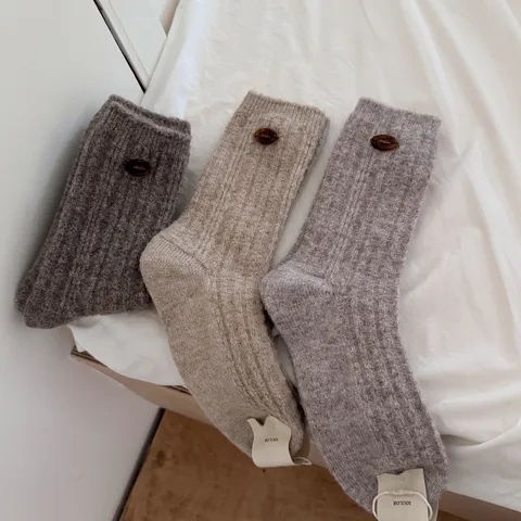 Women Winter Thickened Slouch Socks Japanese Style Solid Color Warm Thermal Crew Socks Button Decorated Fashion Hosiery