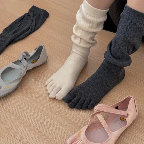 Calcetines de Cinco Dedos Color Sólido Mujer Hombre Transpirable Absorbente Algodón Media Caña Slouch Yoga Pilates Deportes