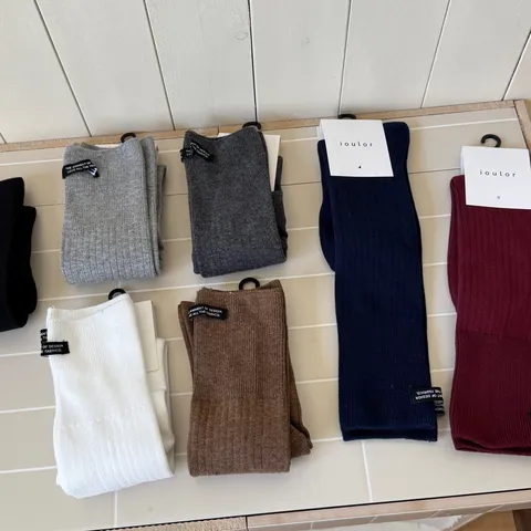 Women Casual Solid Color Cotton Calf Socks Japanese Style Basic Ribbed Crew Socks With Letter Label Daily Fashion Hosiery