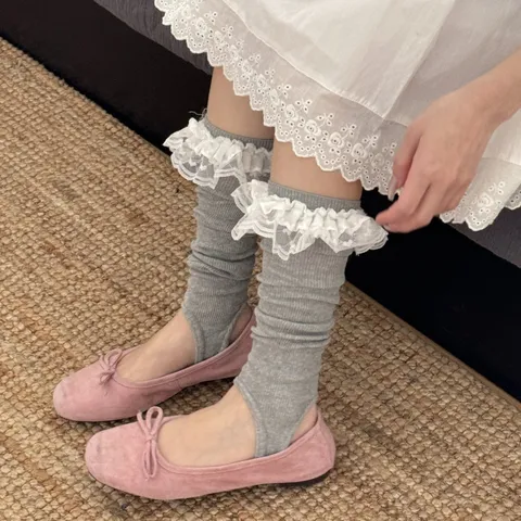 Women Sweet Ins Style Cotton Blend Stacking Socks Solid Color Ruffled Lace Trim Stirrup Mid Tube Socks Fashion Hosiery