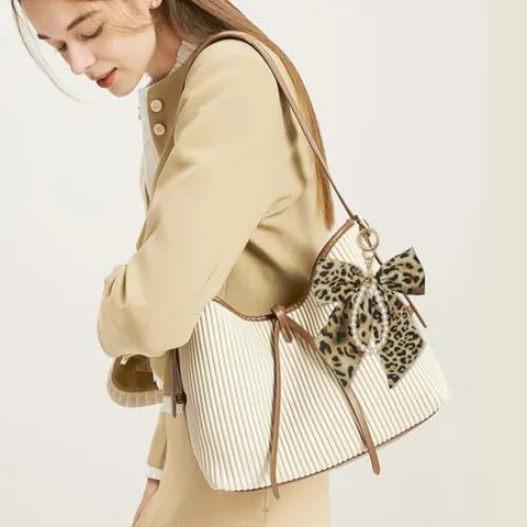 Leopardenmuster Schleife Schlüsselanhänger Taschenanhänger Stoff Band Perlenkette Hängendes Ornament Auto Schlüsselring Damen Zubehör