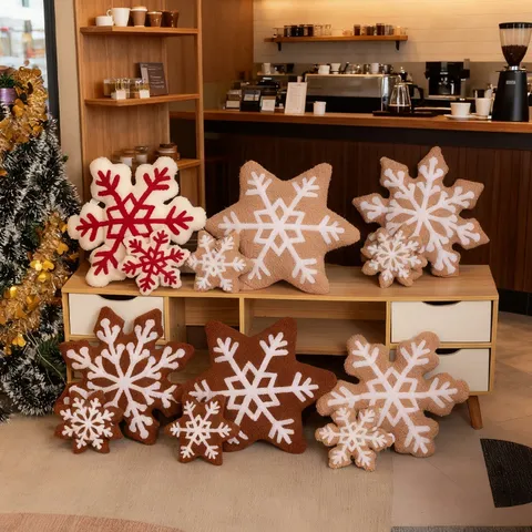 Joli Coussins Peluche Flocon de Neige de Noël Cadeau de Vacances Poupée Rembourrée Pendentif Forme de Flocon Doux Polaire Teddy Décoration Intérieure