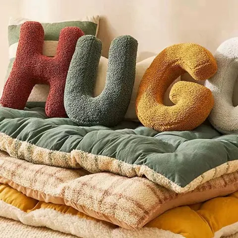 Oreiller en Peluche de Style Nordique Lettre Anglaise Coussin Alphabet Doux pour Chambre d'Enfant Canapé Décoration de Maison Accessoires de Photographie