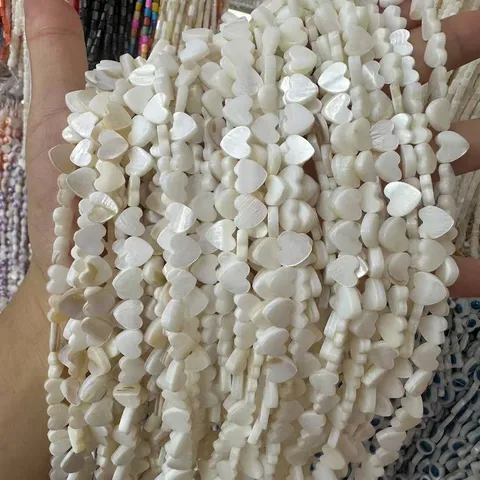 Perles en Forme de Coeur en Coquille Naturelle d'Eau Douce pour la Fabrication de Bijoux DIY Nacre Blanche Polie Brin de Perles en Vrac pour Accessoire