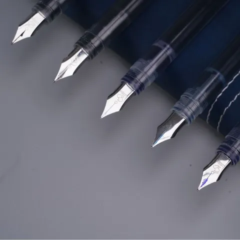 Stylo Plume Liquide Direct Étudiant Plume en Acier Inoxydable Écriture Lisse Bureau École Papeterie