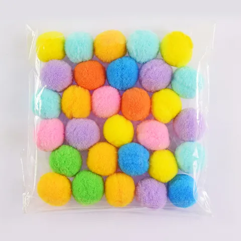 Boules Pom Pom en Peluche Douce et Colorée Jouet pour Chat Jeu Interactif Jouet à Mâcher Couleurs Assorties Doux Pom Poms Pour Chatons Animaux