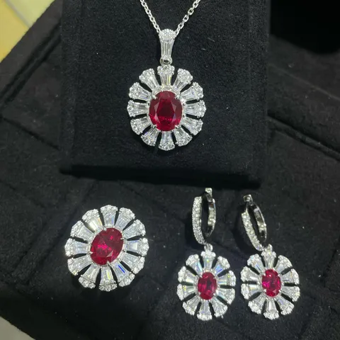 925 Sterlingsilber Rubin Zirkonia Schmuckset Ovale Edelstein Ohrringe Ring Halskette Luxuriöser Damen Schmuck