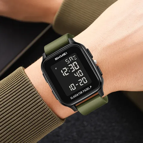 Orologio Sportivo Digitale Quadrato Impermeabile Cronometro Luminoso Allarme Cronografo Segnapunti Cinturino in TPU Orologio da Polso Elettronico per Uomo Donna Studenti