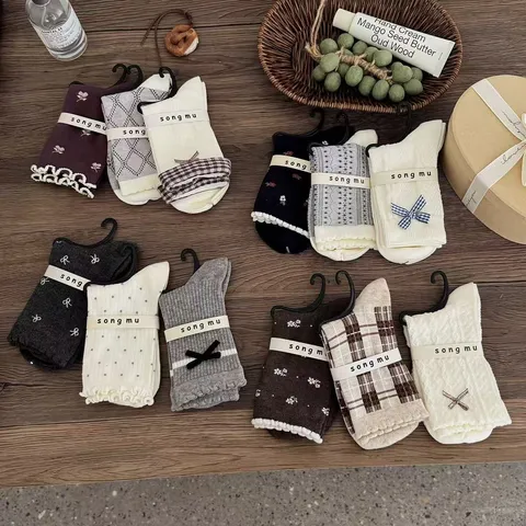 Calcetines de Tubo Medio de Algodón Peinado con Lazo Dulce para Mujer Calcetines Estampados de Flores y Lunares Ropa Diaria Casual